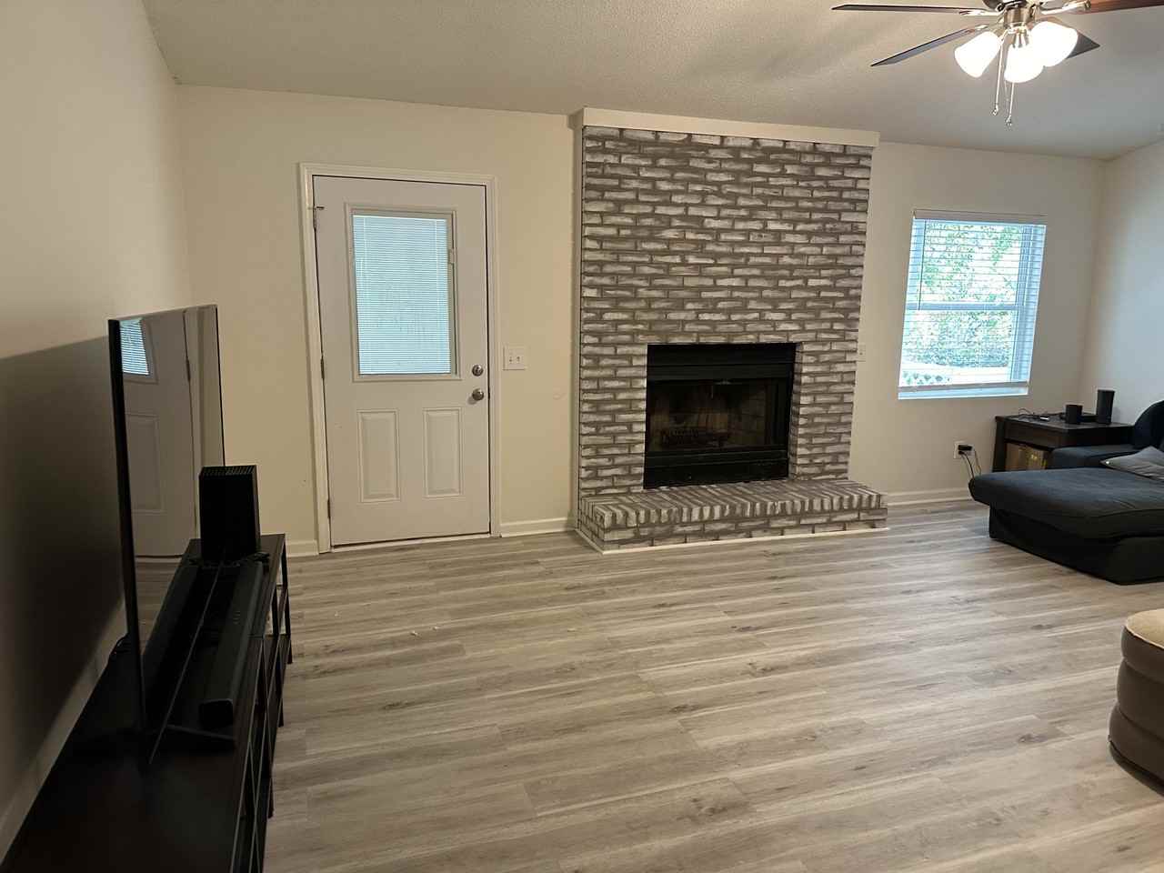 100 Fieldcrest Dr #1 - Photo 5 of 40