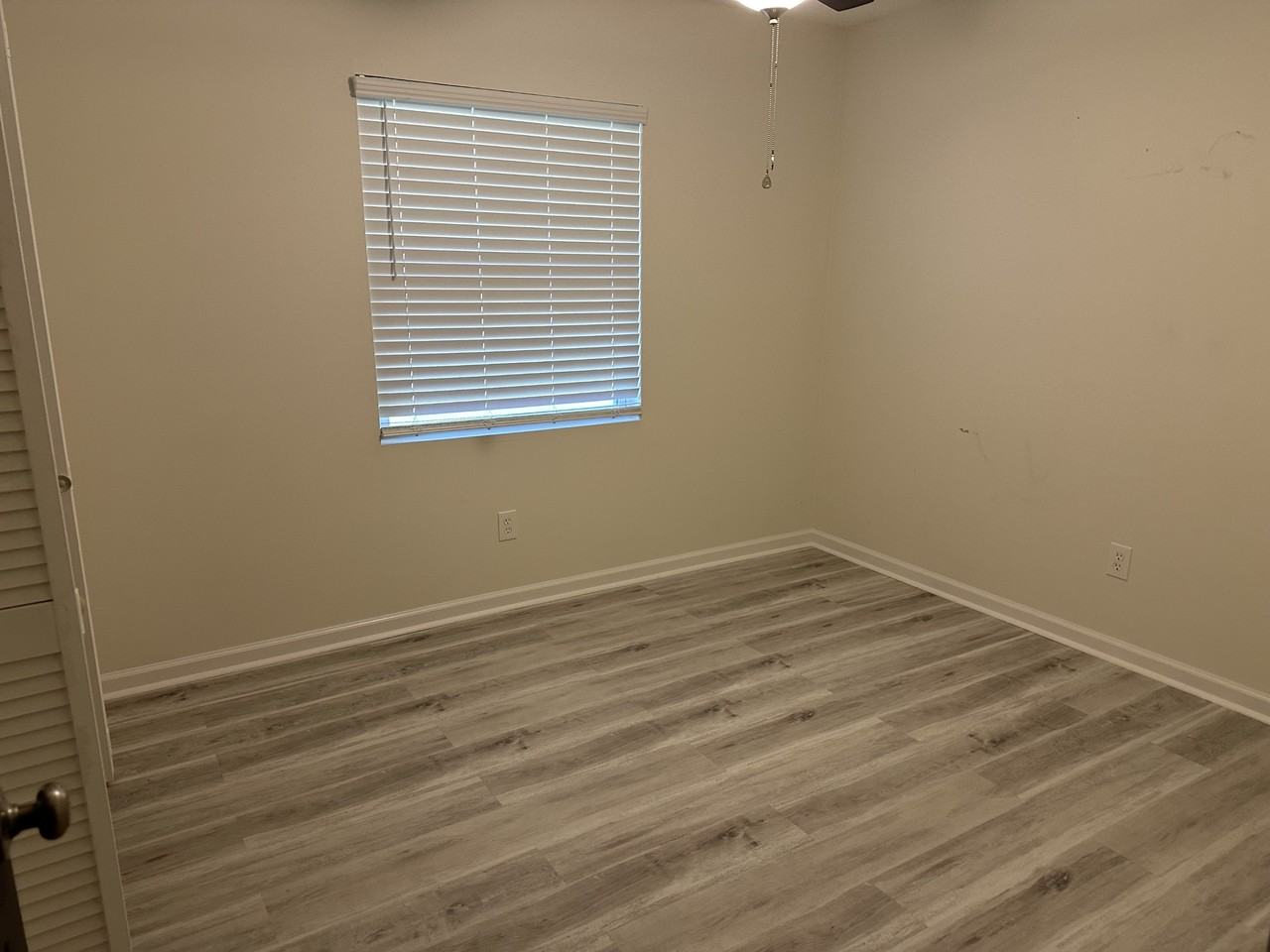 100 Fieldcrest Dr #1 - Photo 6 of 40