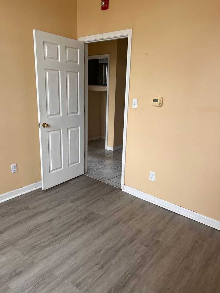 4700 Stenton Ave. - Photo 5 of 20