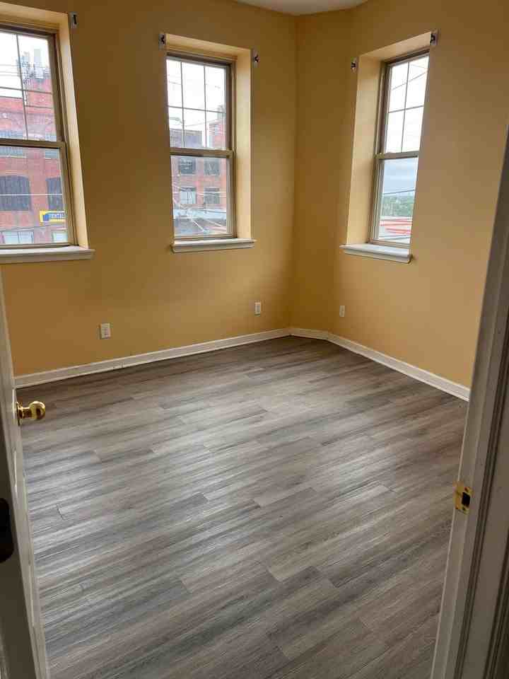 4700 Stenton Ave. - Photo 6 of 20