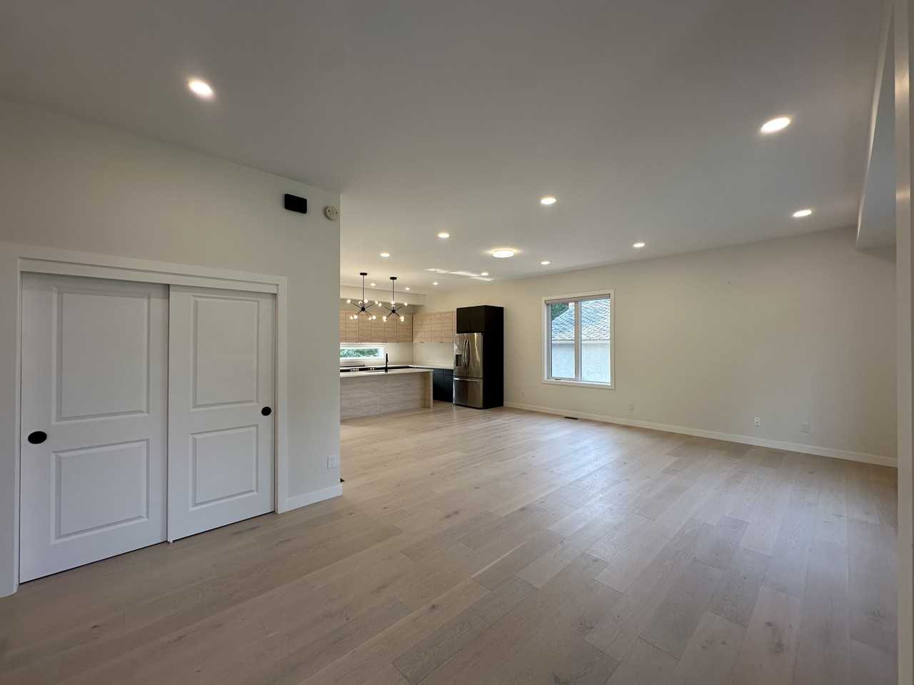 325 Lockwood Street - Photo 2 of 41