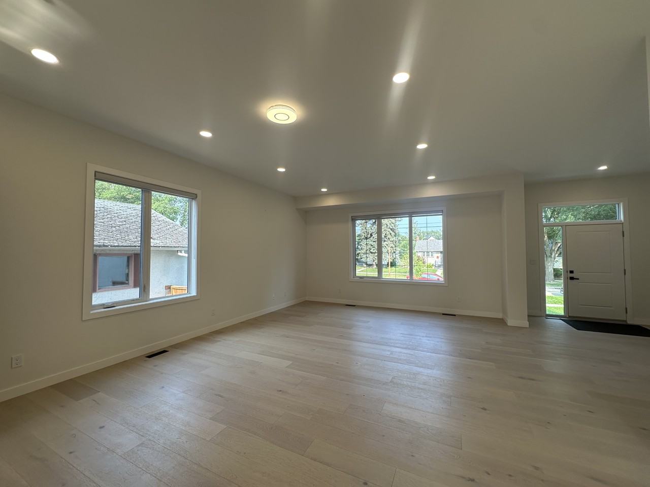 325 Lockwood Street - Photo 3 of 41