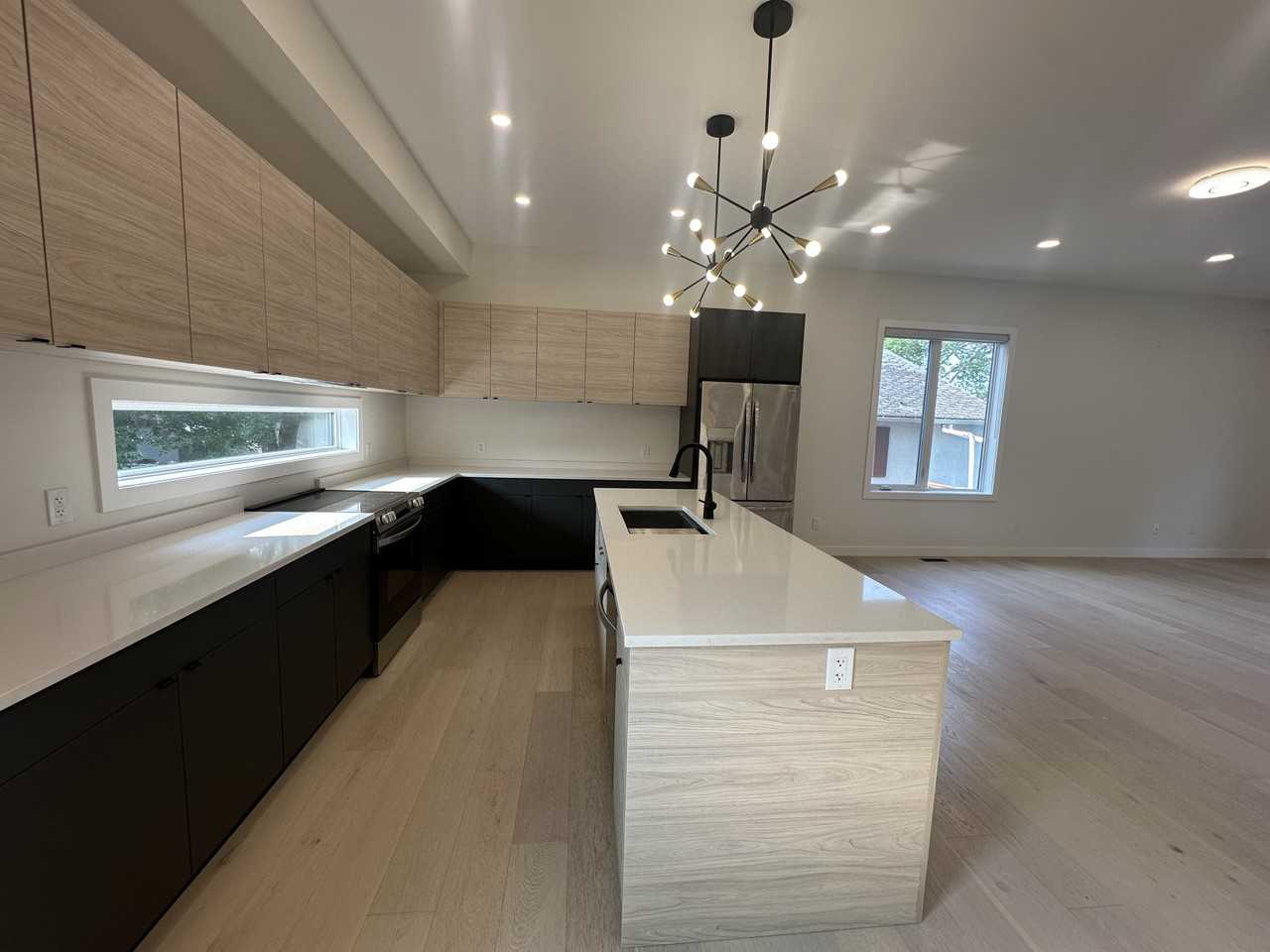 325 Lockwood Street - Photo 7 of 41