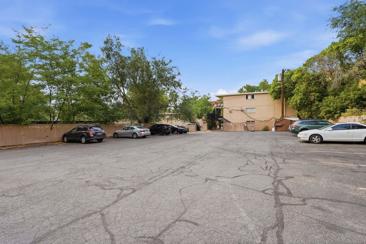 Towne Apartments - Photo 7 of 50
