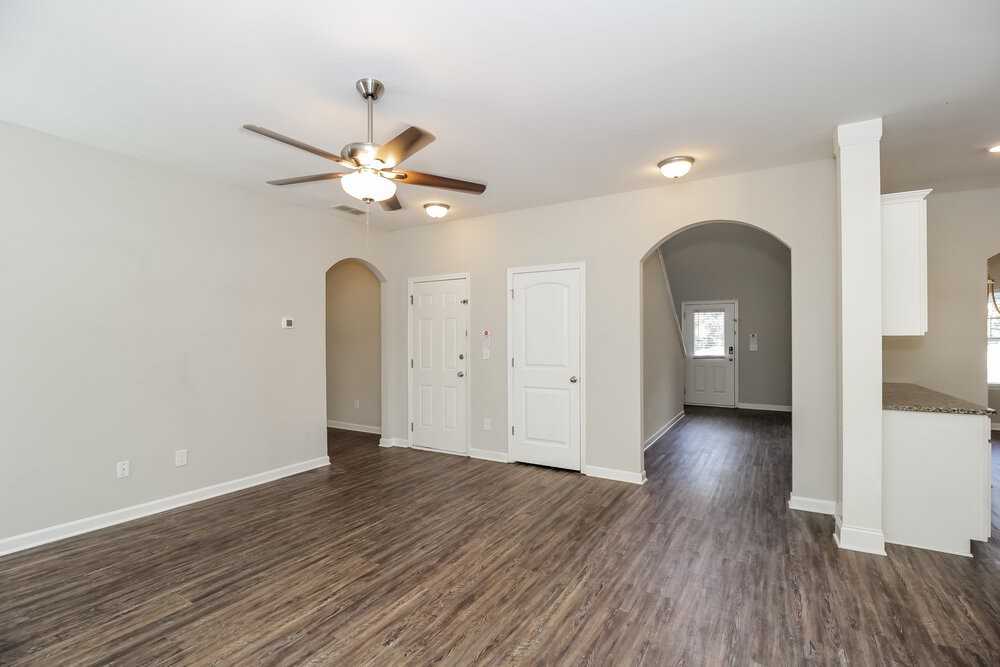 357 Daffodil Dr - Photo 5 of 17
