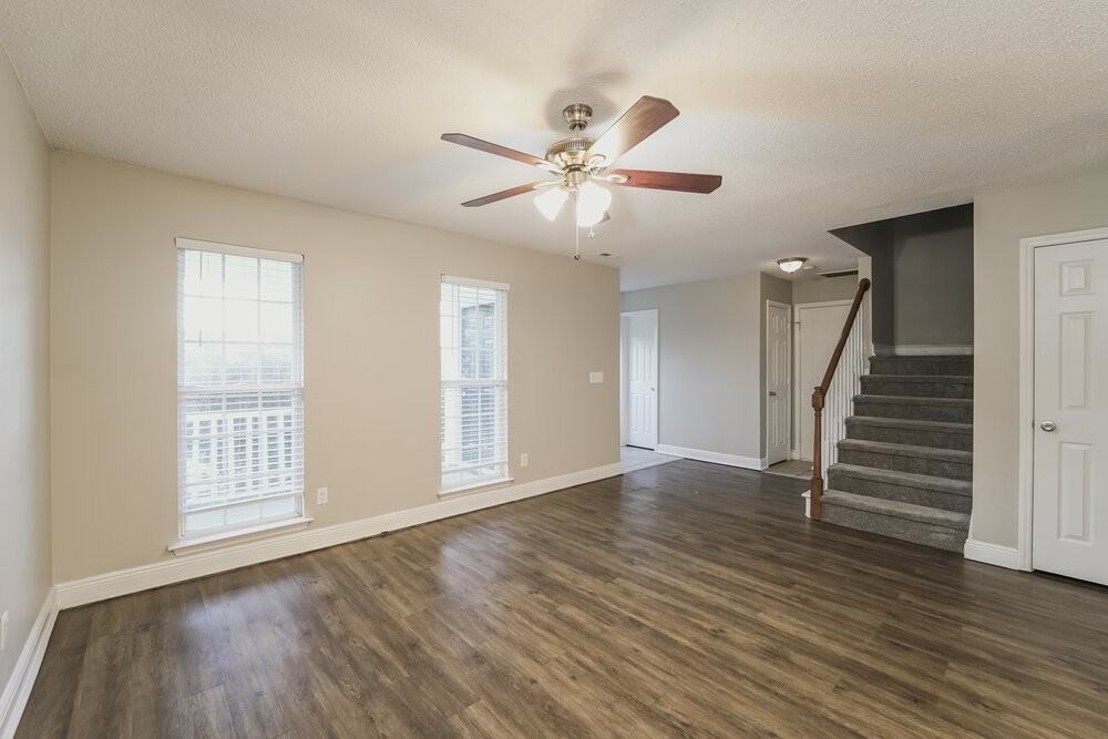 5906 Prestwick Ln - Photo 5 of 21
