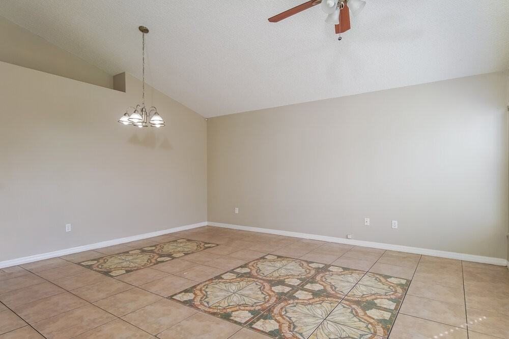 3744 Dartford Dr - Photo 4 of 16