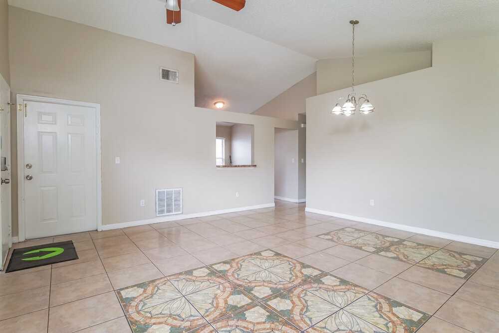 3744 Dartford Dr - Photo 5 of 16