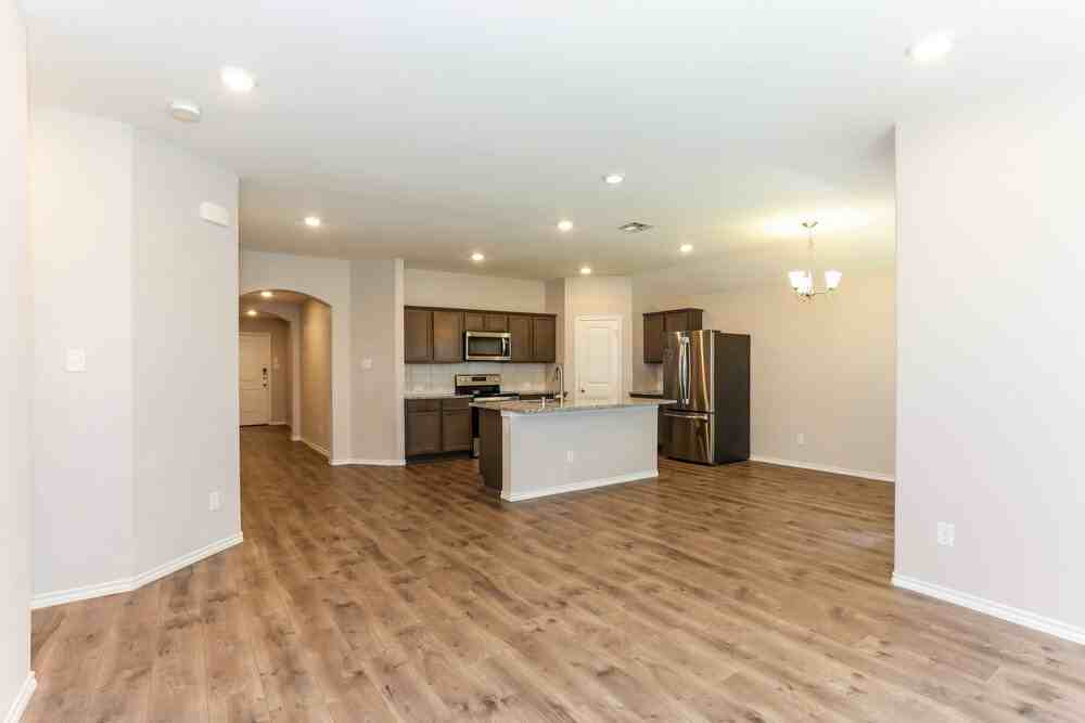 980 Alton Dr - Photo 3 of 16