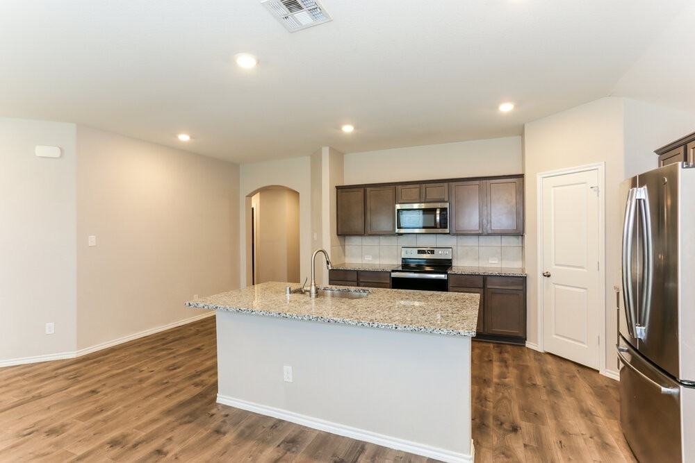 980 Alton Dr - Photo 7 of 16