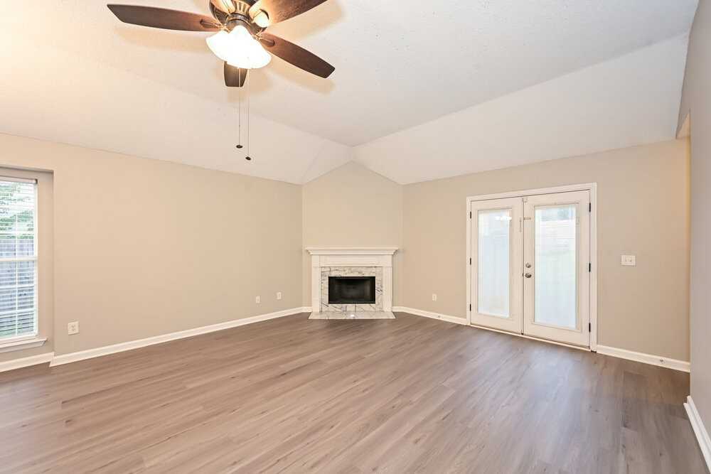 2204 Joann Dr - Photo 4 of 16