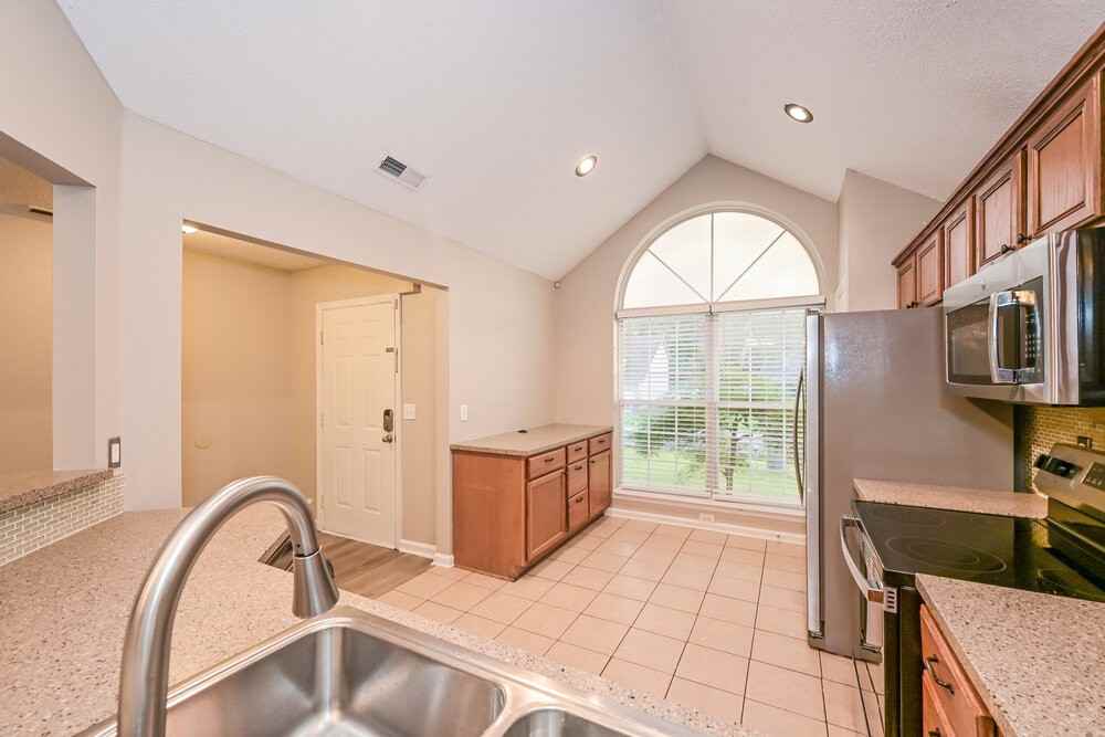 2204 Joann Dr - Photo 7 of 16