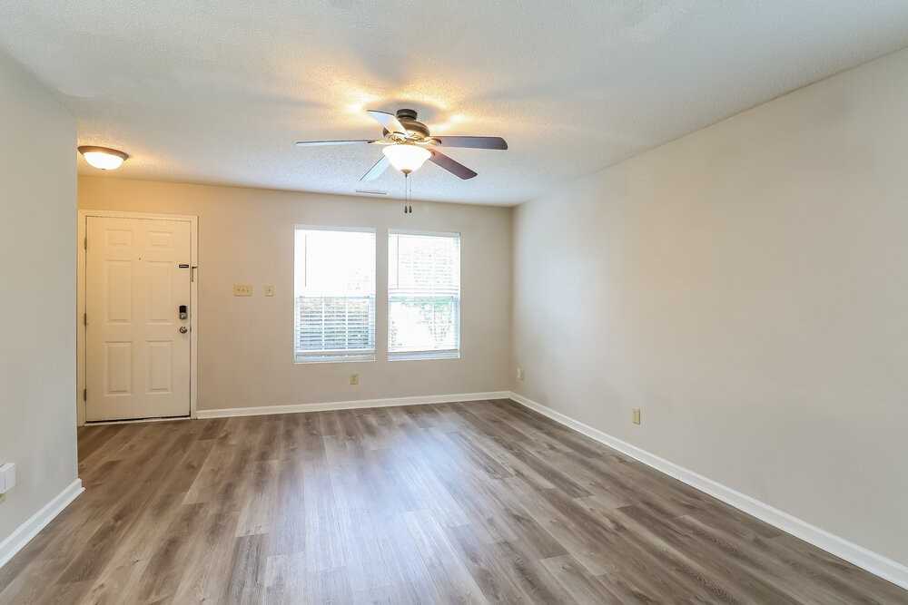 803 Chastain Ave - Photo 5 of 17