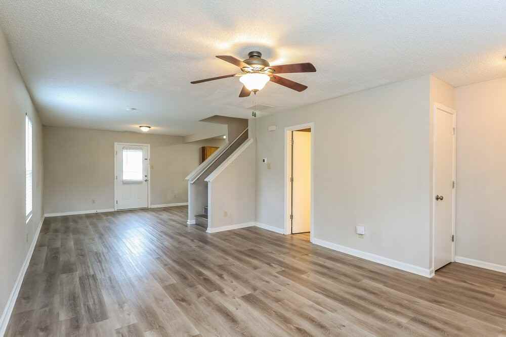 803 Chastain Ave - Photo 6 of 17