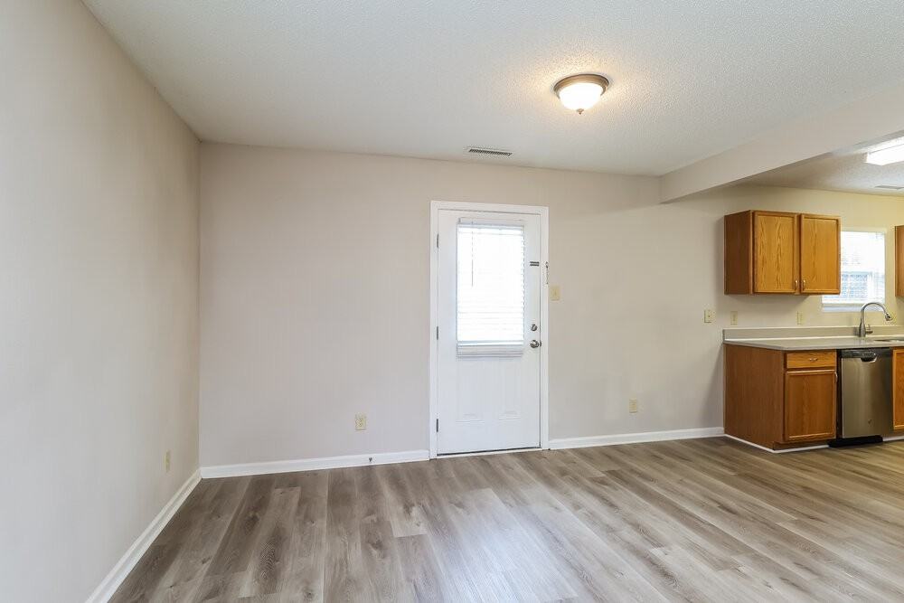 803 Chastain Ave - Photo 7 of 17