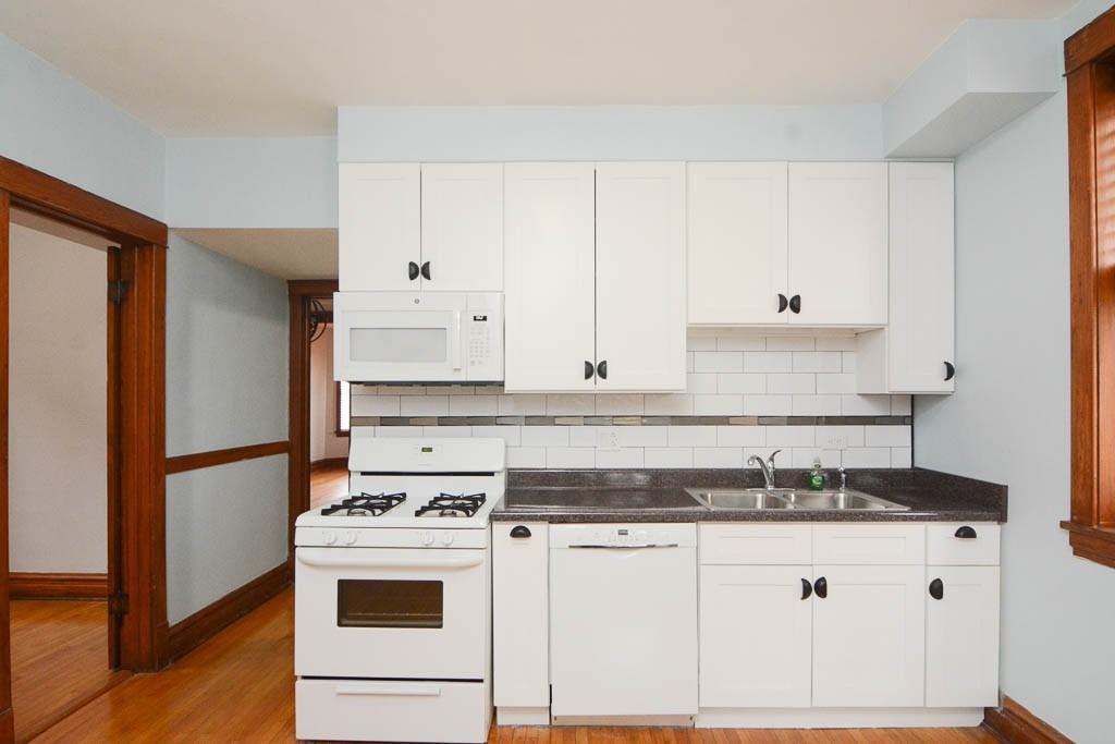 3511 N Western Ave #1 - Photo 2 of 21