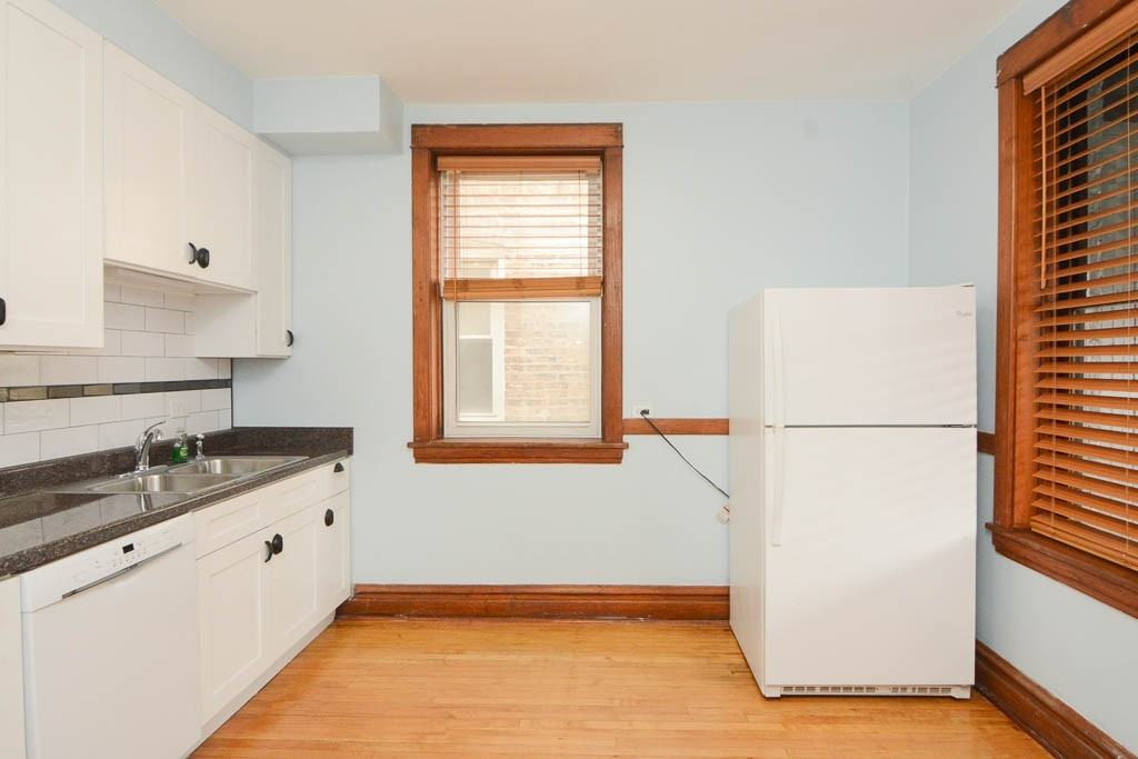 3511 N Western Ave #1 - Photo 4 of 21