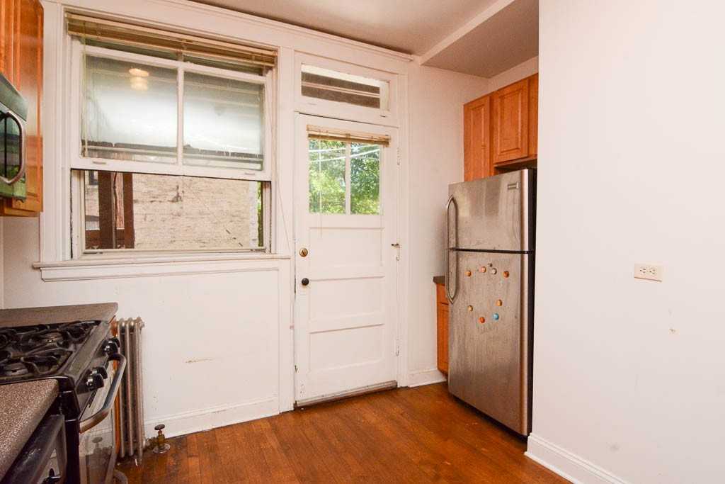 2825 W Logan Blvd #1 - Photo 4 of 21