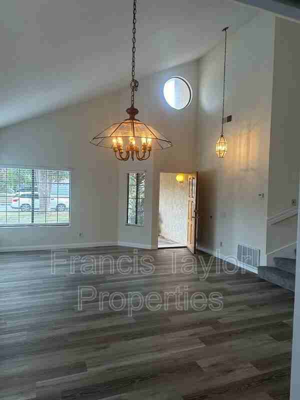 954 Cornwell Ct - Photo 7 of 17