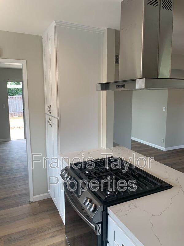 909 Daisy St - Photo 7 of 7