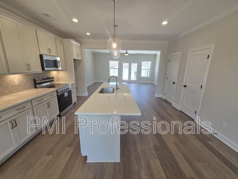 1341 Rebecca Johns Dr - Photo 3 of 18