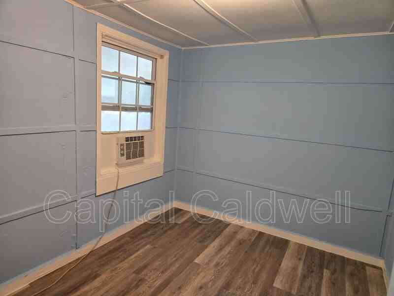 8415 N Seminole Ave #B - Photo 3 of 20
