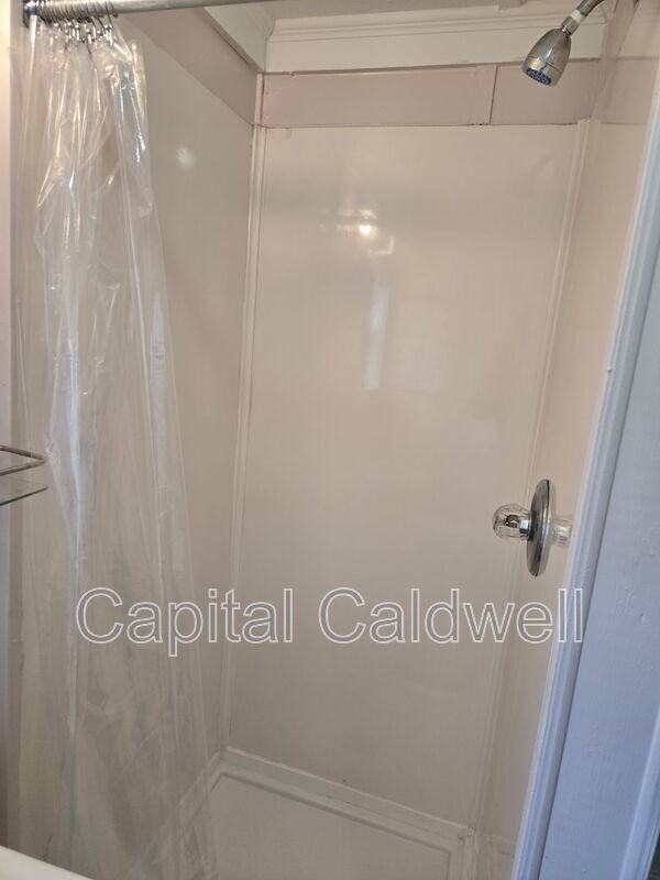 8415 N Seminole Ave #B - Photo 5 of 20