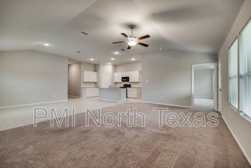 4544 Hemingway Ave - Photo 5 of 19