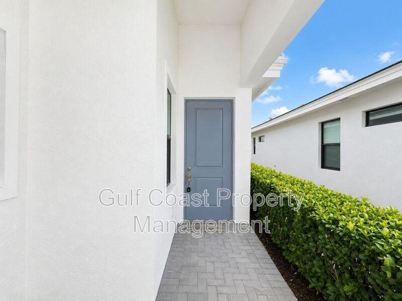 5182 Barnett Cir - Photo 2 of 22