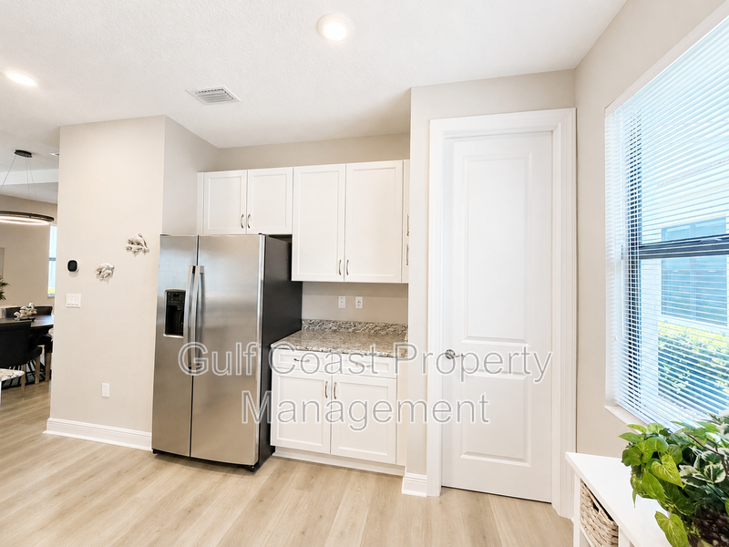 5182 Barnett Cir - Photo 5 of 22