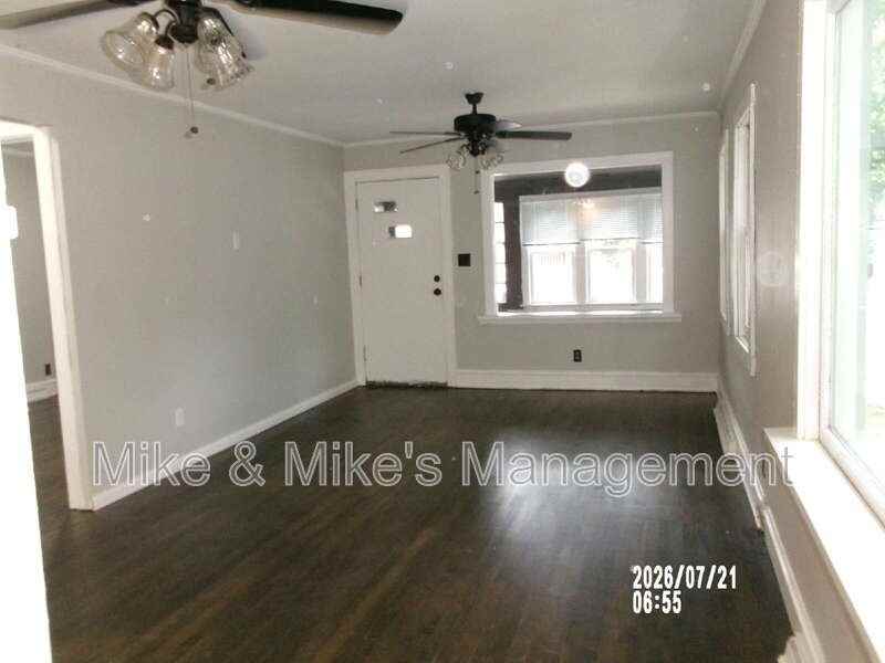 403 N 61st St - Photo 4 of 22