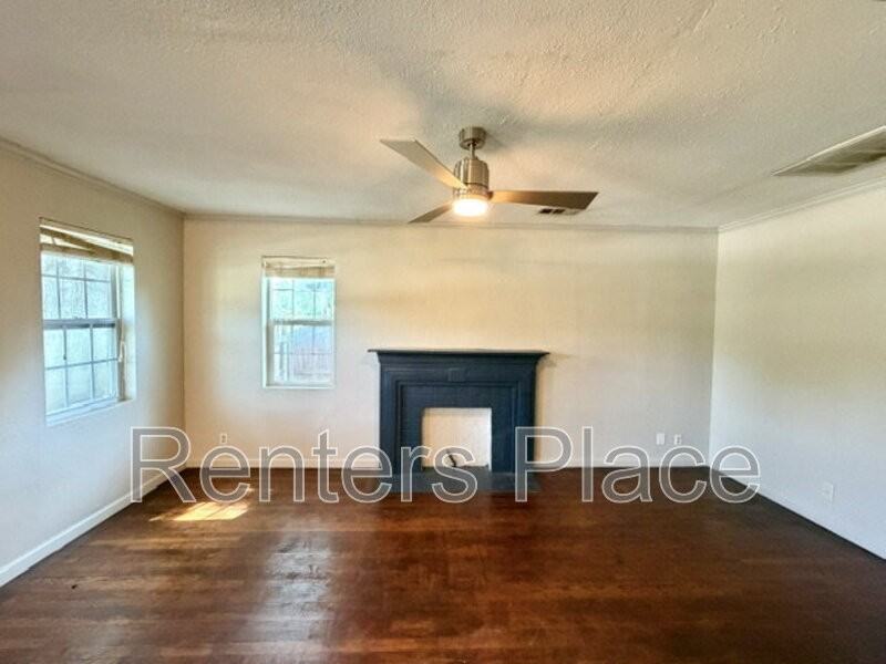 4308 E 4th Pl - Photo 2 of 24