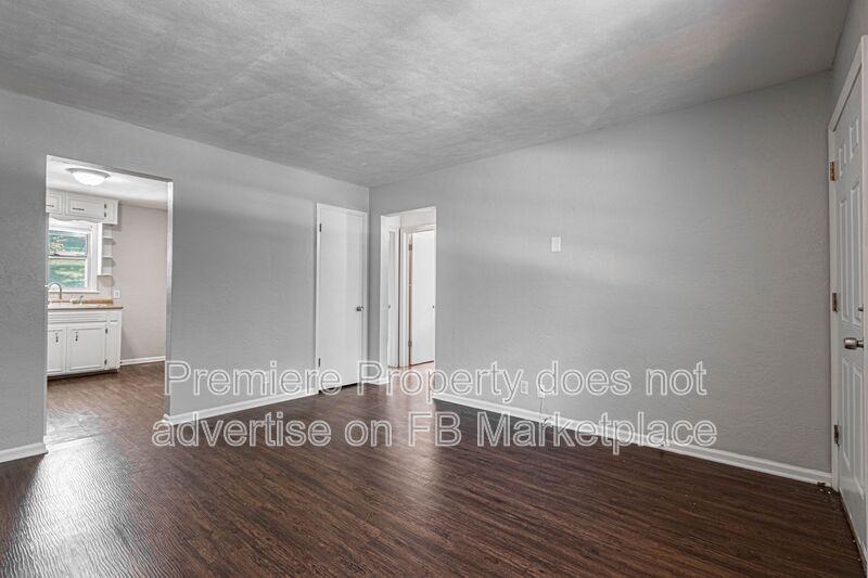 1707 S Glenwood Ave - Photo 3 of 12