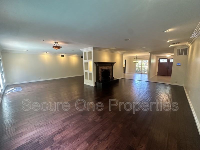 23338 Los Encinos Way - Photo 4 of 38