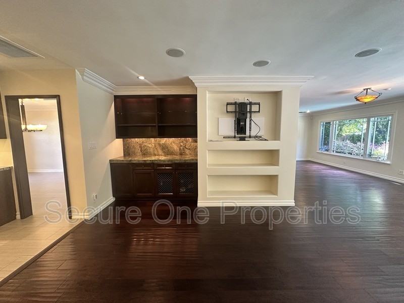 23338 Los Encinos Way - Photo 7 of 38