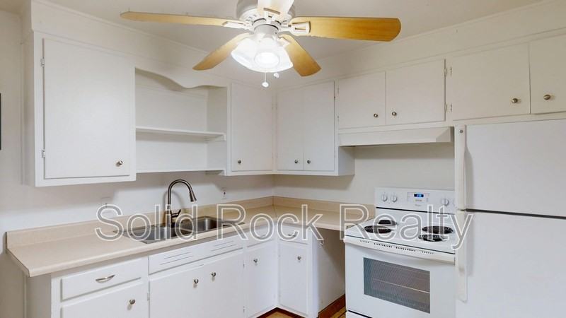 513 W Uintah St #1 - Photo 4 of 17