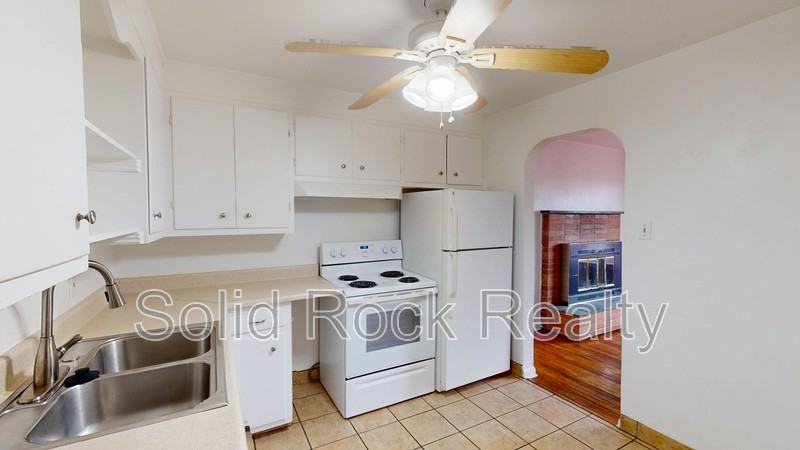 513 W Uintah St #1 - Photo 5 of 17