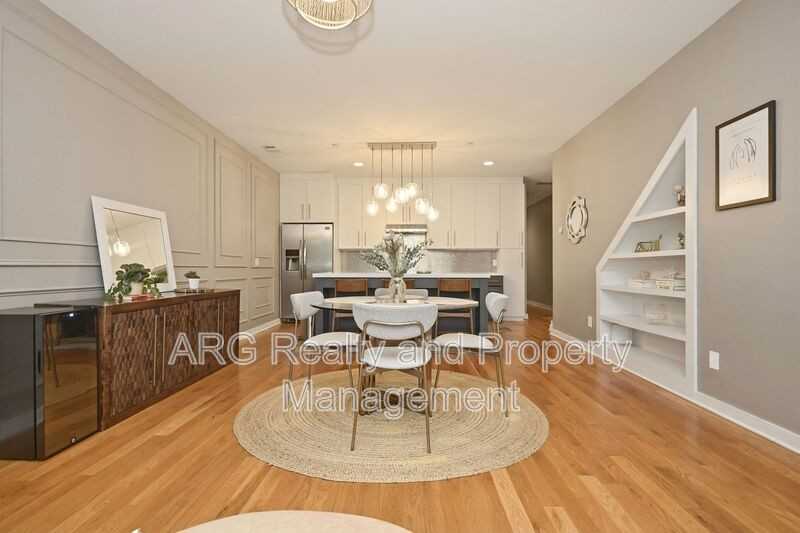 472 Martin St Se - Photo 4 of 16