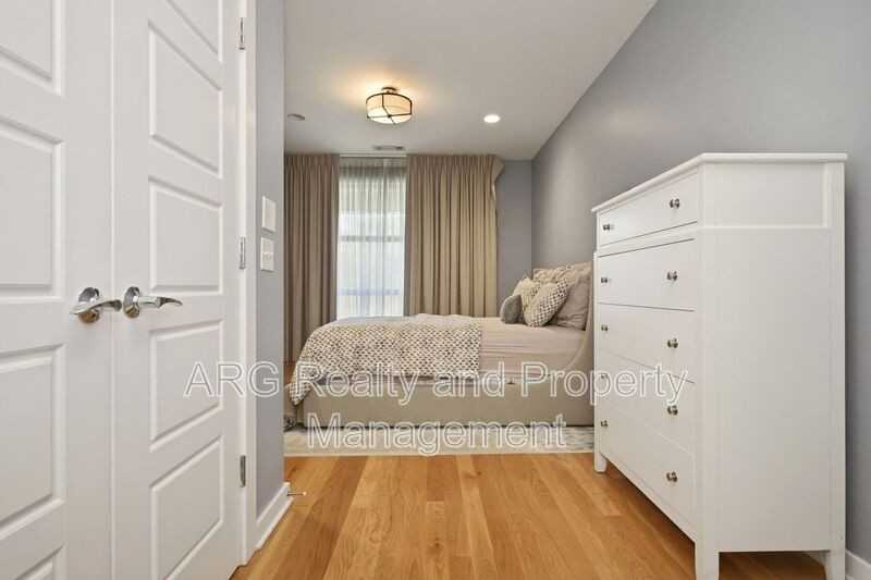 472 Martin St Se - Photo 7 of 16