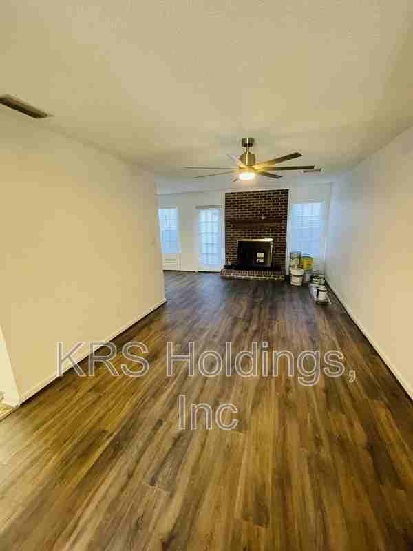 1330 Rica Ct - Photo 4 of 27