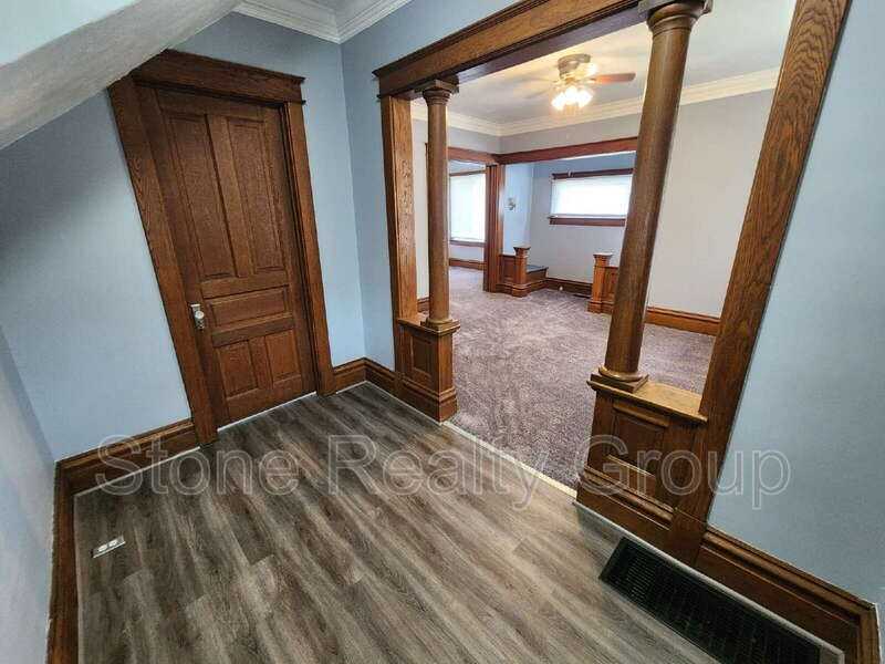 103 S 15th St - Photo 2 of 10