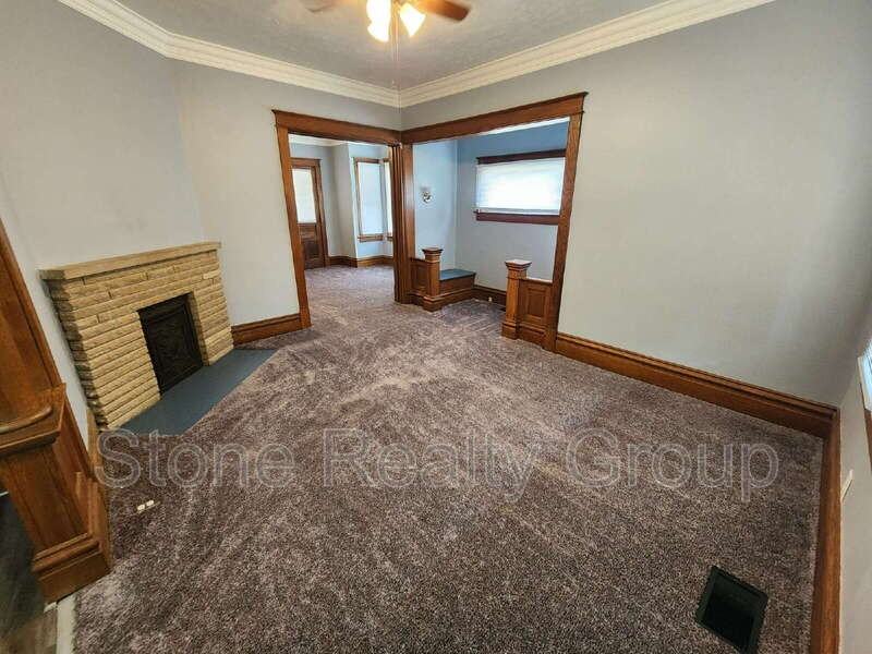 103 S 15th St - Photo 3 of 10
