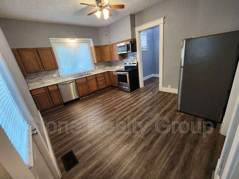 103 S 15th St - Photo 5 of 10