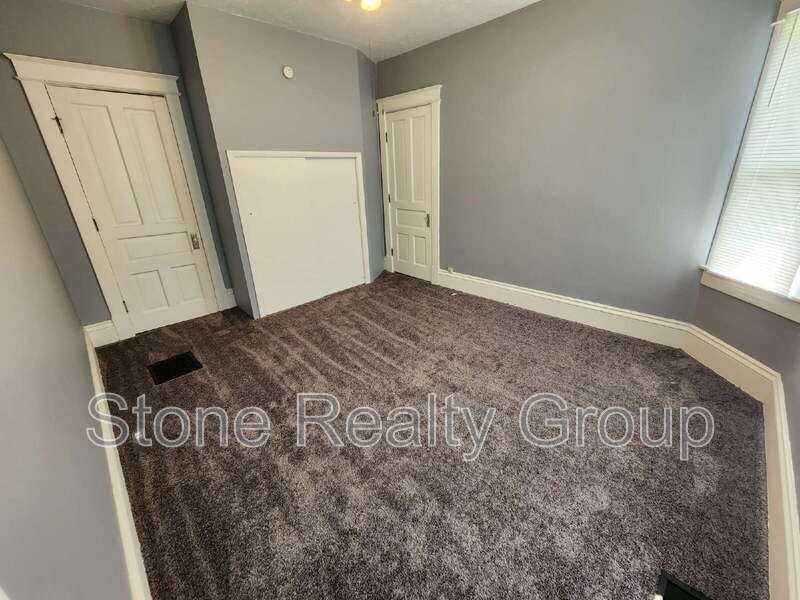 103 S 15th St - Photo 6 of 10