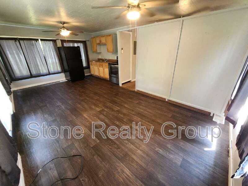 2920 N 15th 1/2 St #3 - Photo 2 of 5