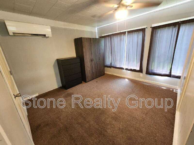 2920 N 15th 1/2 St #3 - Photo 3 of 5