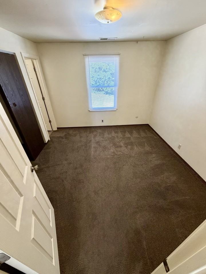 Oakwood Apartments* - Photo 6 of 23