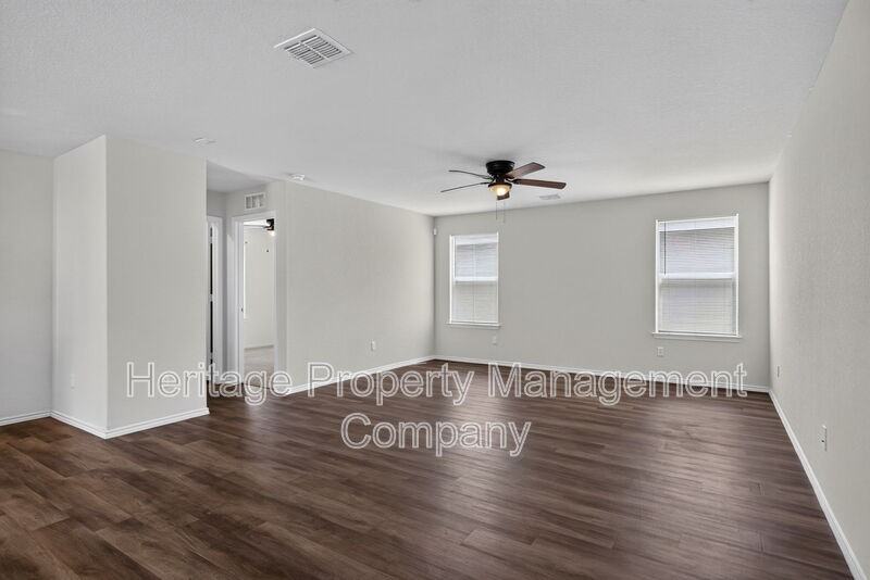 6326 Willow Point Blvd - Photo 6 of 36