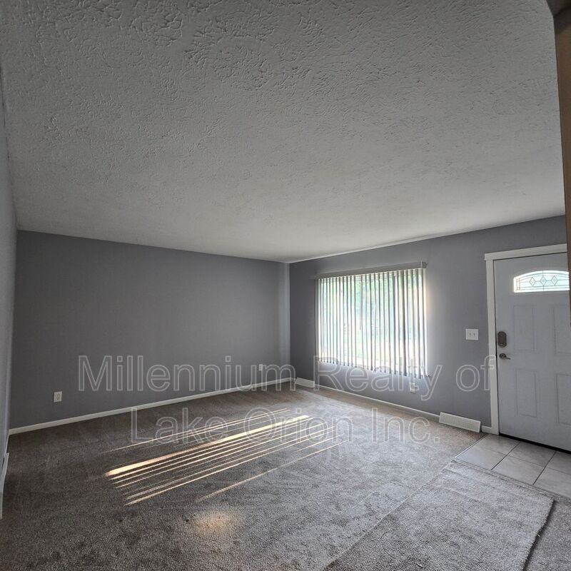 730 Harry Paul Dr - Photo 4 of 35