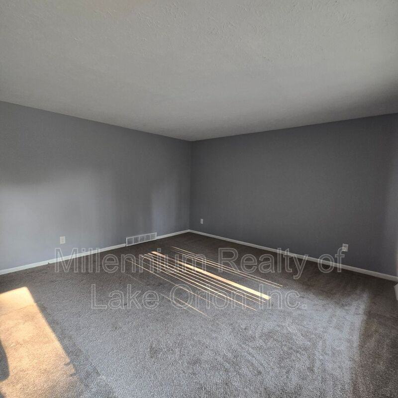 730 Harry Paul Dr - Photo 5 of 35